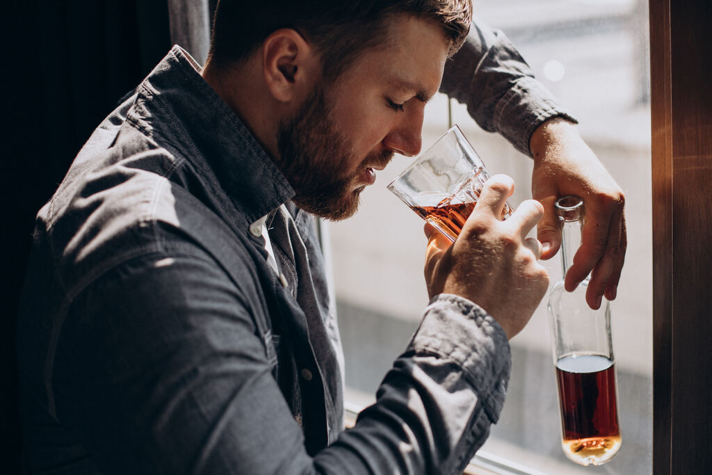 Como ajudar um alcoólatra que não quer ajuda? Saiba aqui!